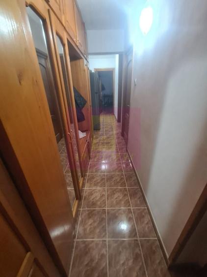 Apartament cu 3 camere decomandat în Cuza