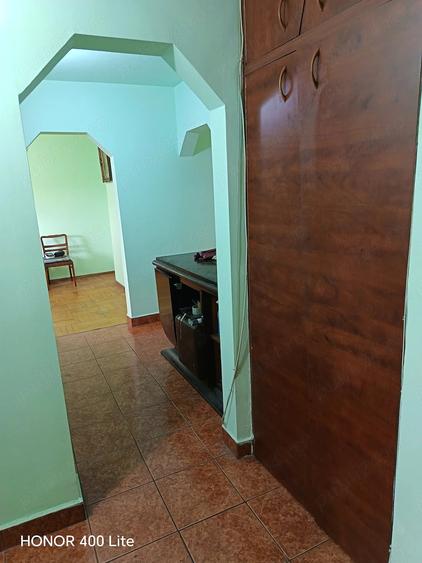 Apartament cu 4 camere decomandat în Mihai Bravu