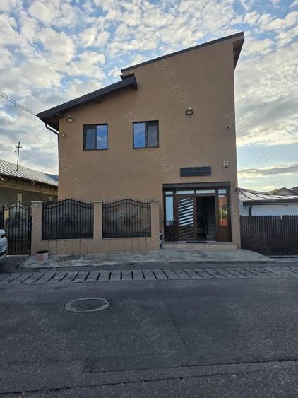 Spațiu comercial, de 300 mp, în Boldești
