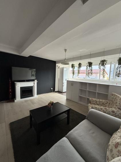 Apartament cu 3 camere decomandat în Dristor