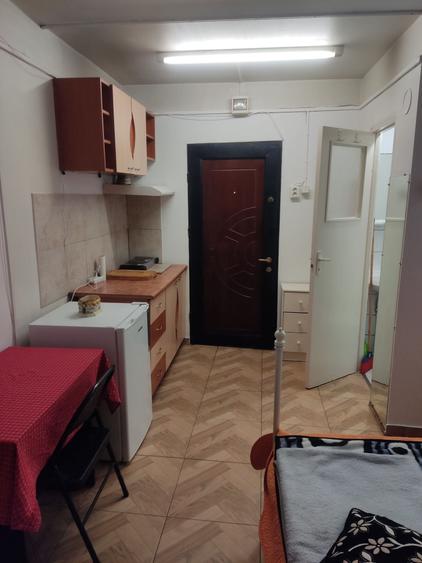 Garsonieră decomandată în Nicolina