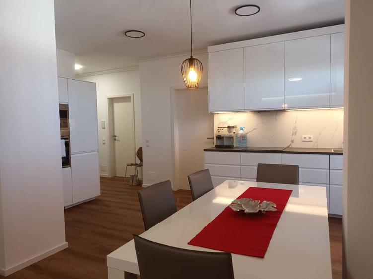 Apartament cu 2 camere semidecomandat în Central