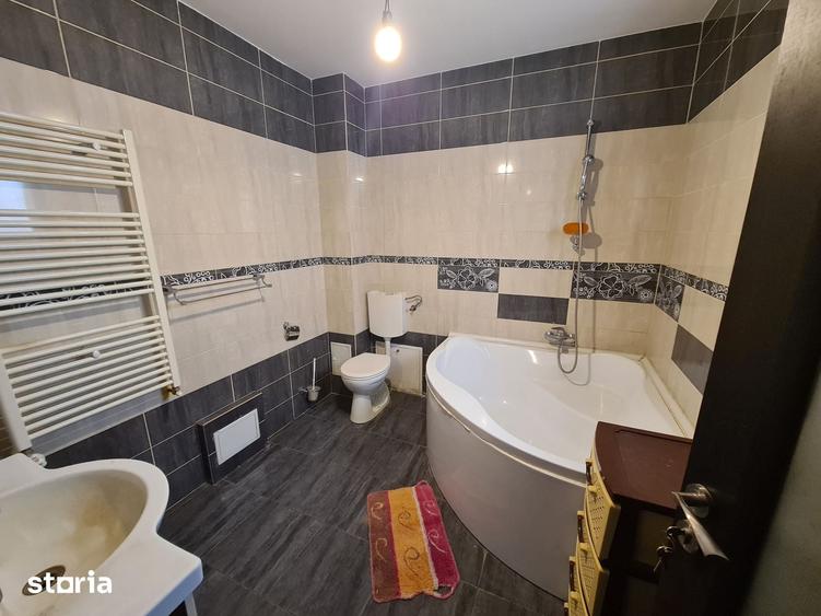 Casă cu 6 camere cu Teren 320 Mp în Ultracentral