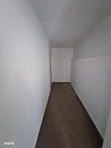 Spațiu comercial, de 380 mp, în Ciofrângeni