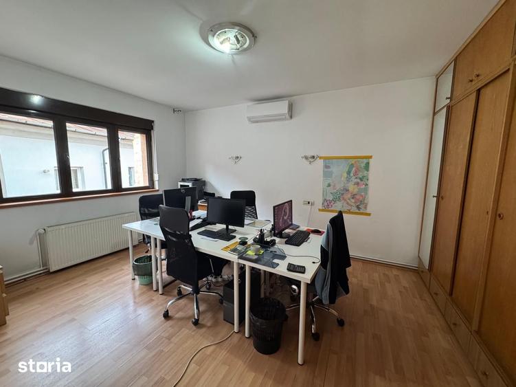 Apartament cu 4 camere decomandat în Cotroceni