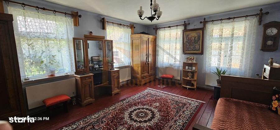 Casă cu 4 camere în Schei