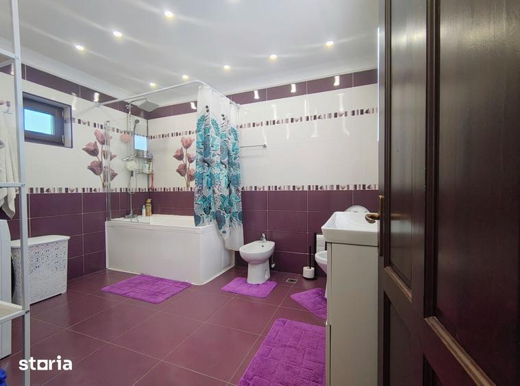 Casă cu 4 camere cu Teren 1299 Mp în Șimnicu de Sus