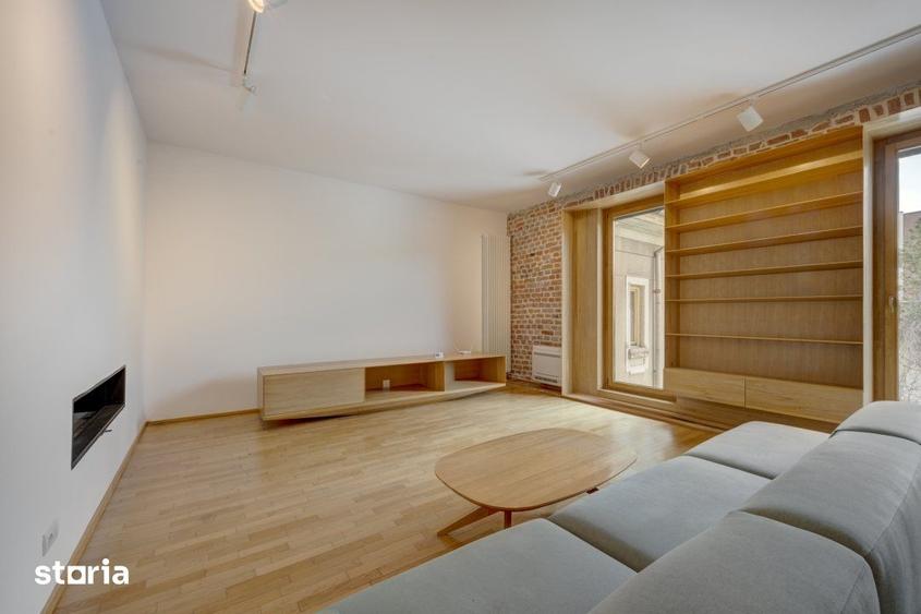 Apartament cu 4 camere, mobilat în Central