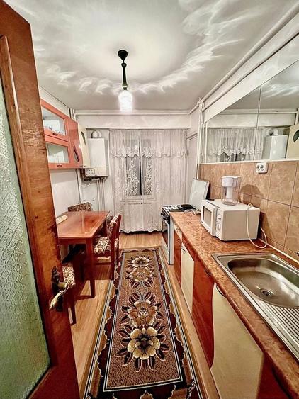 Apartament cu 2 camere decomandat în Infrățirii