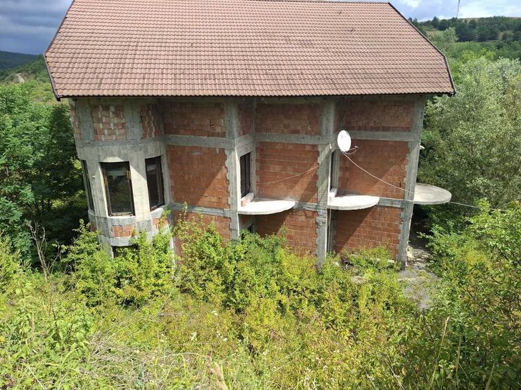 Casă cu 4 camere în Cinciș-Cerna
