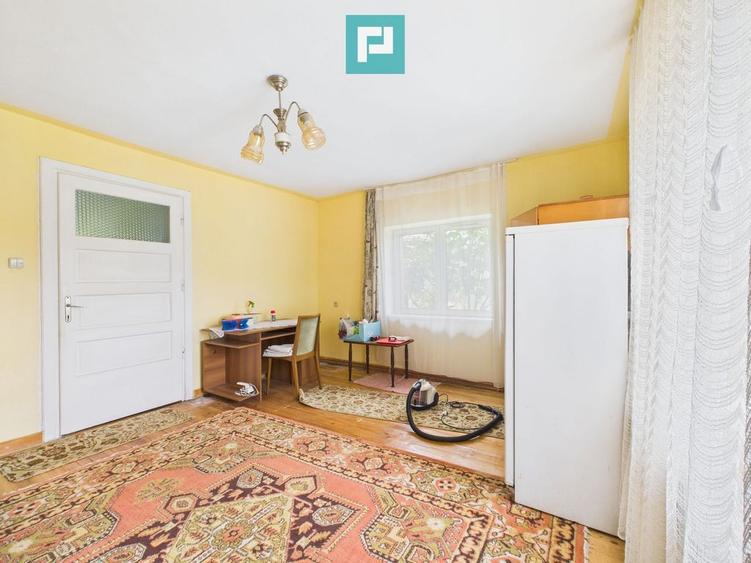 Casă cu 4 camere cu Teren 4300 Mp în Groși