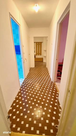 Apartament cu 2 camere decomandat în Titan