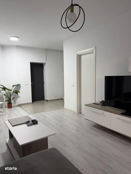 Apartament cu 2 camere semidecomandat în Mihai Bravu