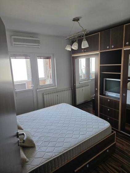 Apartament cu 3 camere decomandat în Tineretului