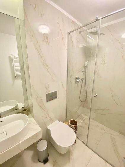 Apartament cu 3 camere decomandat, mobilat în Calea Victoriei