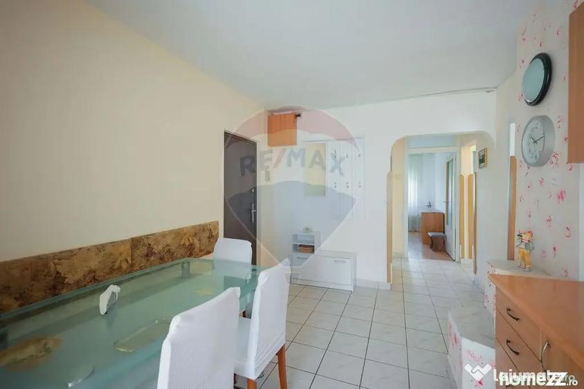 Apartament cu 3 camere decomandat în Dacia