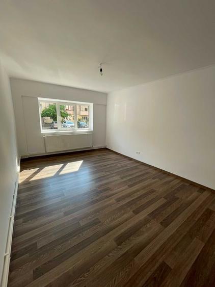 Apartament cu 2 camere decomandat în Exterior Vest