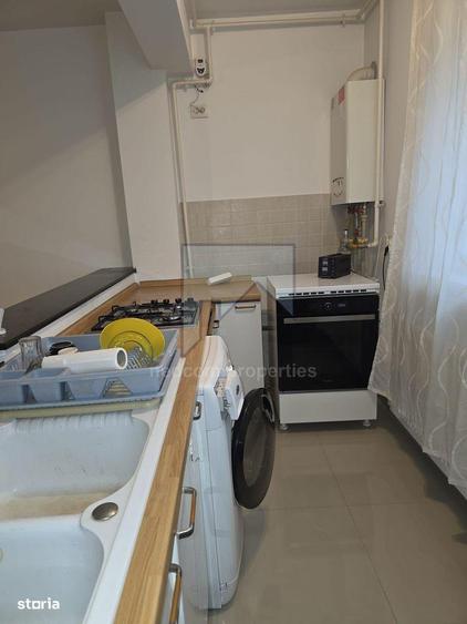 Apartament cu 3 camere semidecomandat în Chiajna