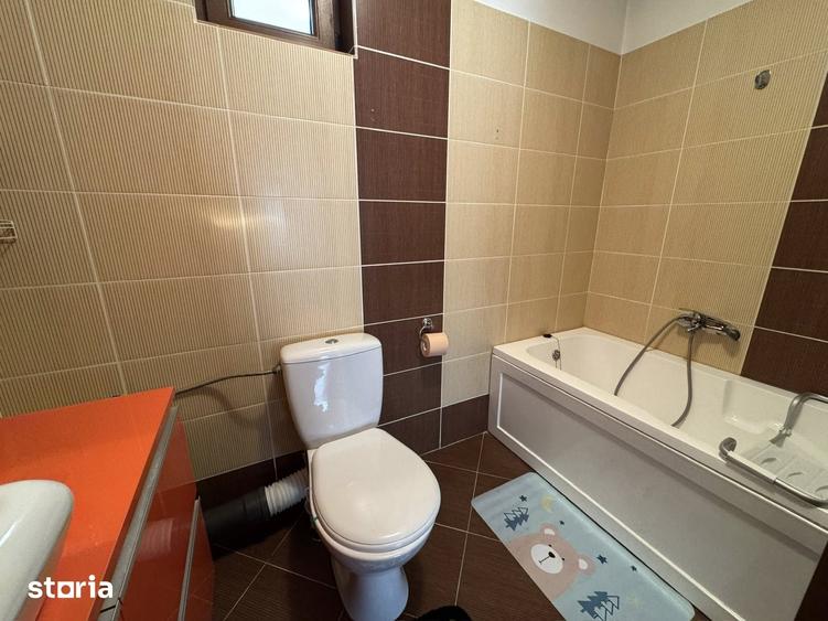 Casă cu 4 camere cu Teren 500 Mp în Central