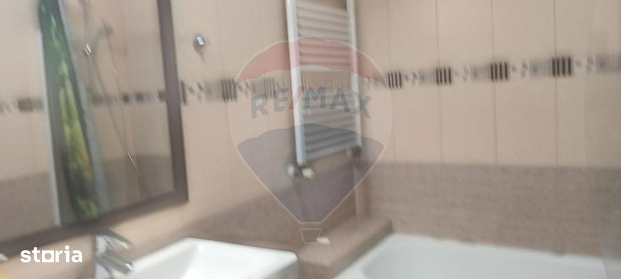 Apartament cu 2 camere decomandat în Funcționarilor