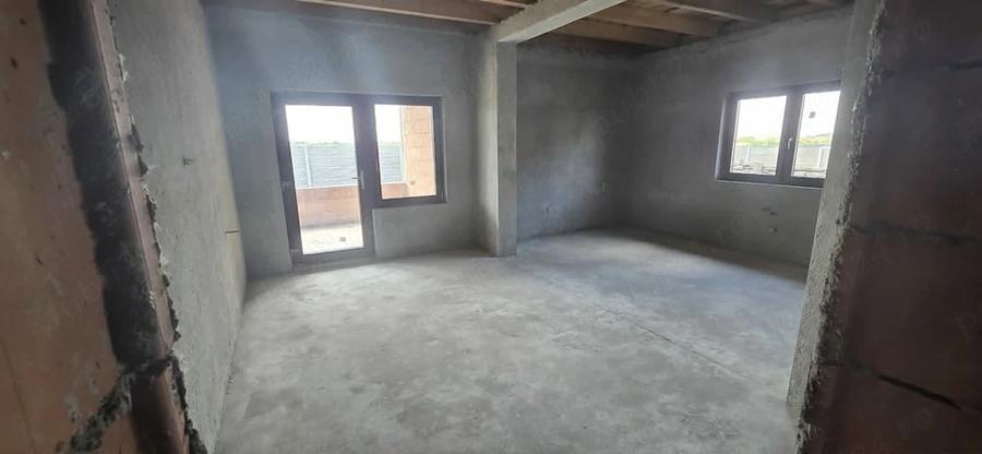 Casă cu Teren 724 Mp în Central