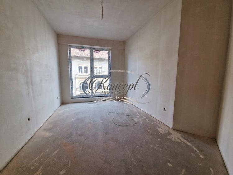 Apartament cu 3 camere semidecomandat în Semicentral