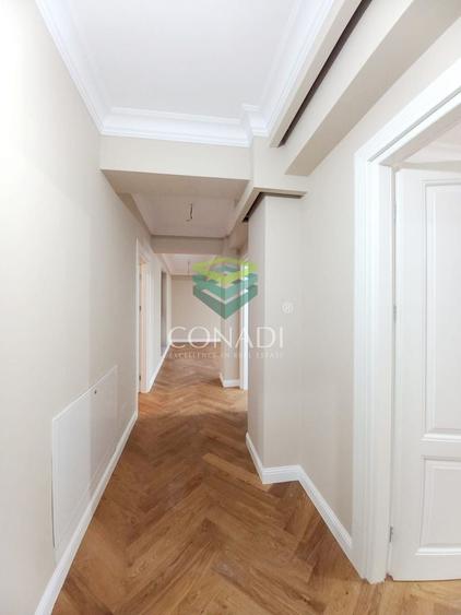 Apartament cu 4 camere decomandat în Băneasa