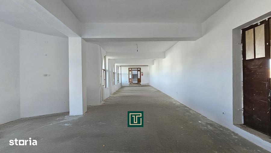 Spațiu comercial, de 2,704 mp, în Central