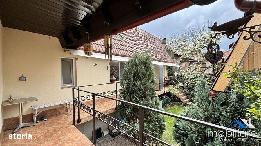 Casă cu 4 camere în Petros