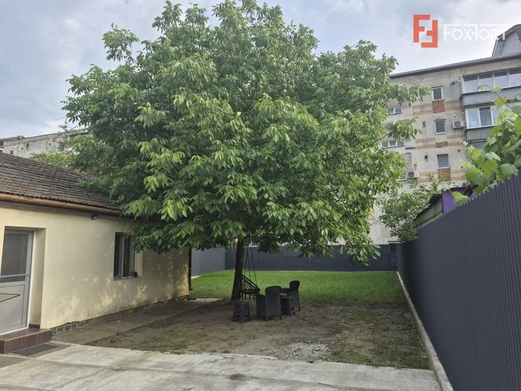 Casă individuală cu 2 camere cu Canalizare în Lipovei