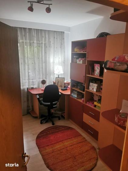 Apartament cu 3 camere decomandat, mobilat în Rahova