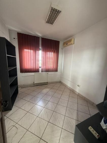 Spațiu comercial, de 247 mp, în Central