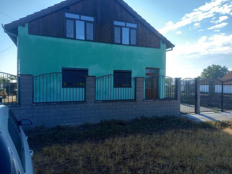 Casă cu 4 camere în Teremia Mică