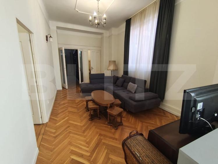 Apartament cu 4 camere semidecomandat, mobilat în Ultracentral