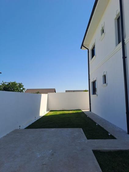Casă cu 4 camere cu Teren 220 Mp în Lumina