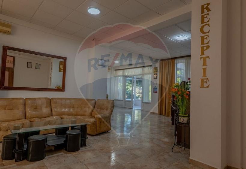 Hotel de vanzare la cateva minute de Podul Mogosoaia –Cu 40 de camere - 40