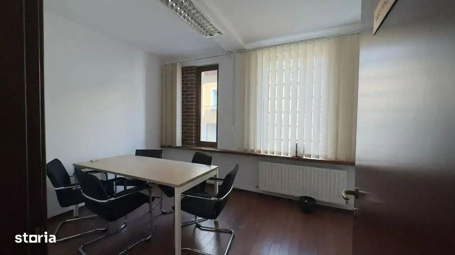 Apartament cu 4 camere decomandat în Dorobanți