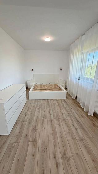 Casă individuală cu 5 camere cu Canalizare în Copou