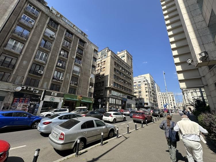 Apartament cu 4 camere decomandat în Sala Palatului