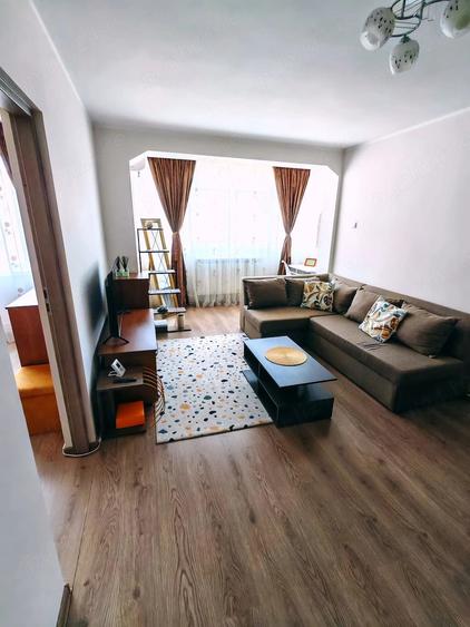 Apartament cu 2 camere semidecomandat în Micro 16