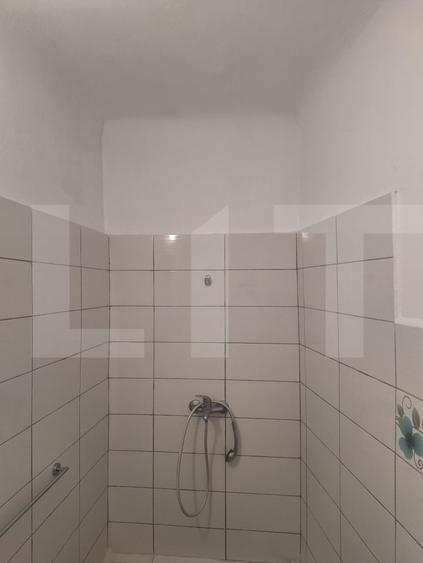 Casă individuală cu 4 camere cu Canalizare în Lugoj