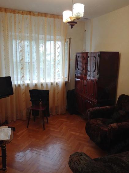 Apartament cu 4 camere decomandat în Lăpuș