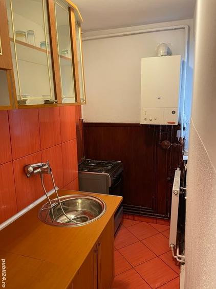 Apartament cu 3 camere semidecomandat în Mureșeni
