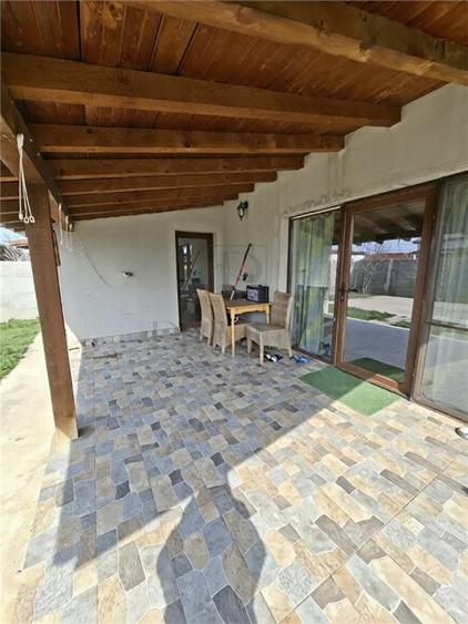Casă individuală cu 4 camere cu Canalizare în Sânmihaiu Român