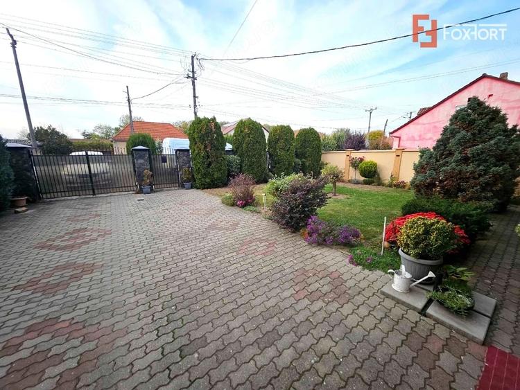 Casă cu 4 camere cu Teren 468 Mp în Central