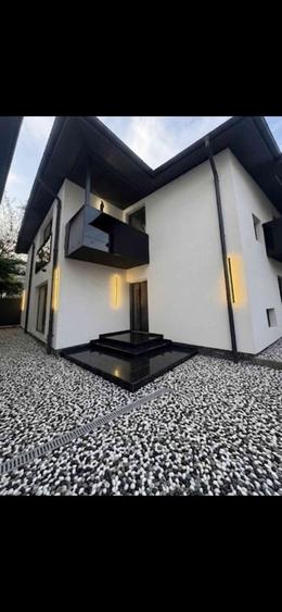 Casă cu 5 camere cu Teren 180 Mp în Tineretului