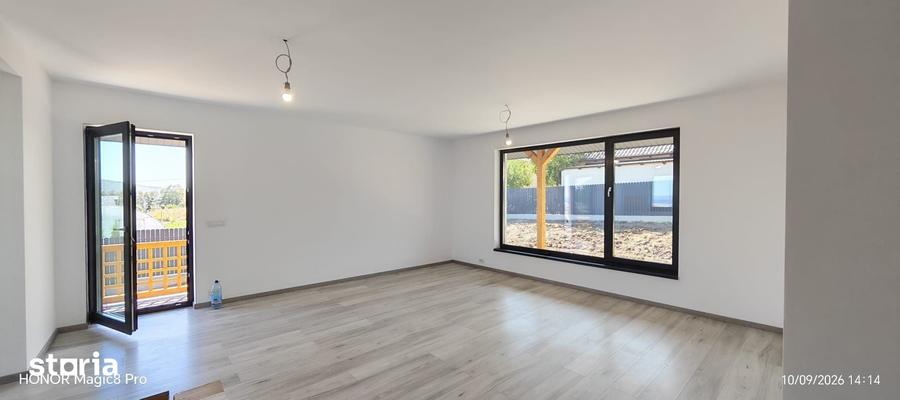 Casă cu 3 camere cu Teren 650 Mp în Tomești