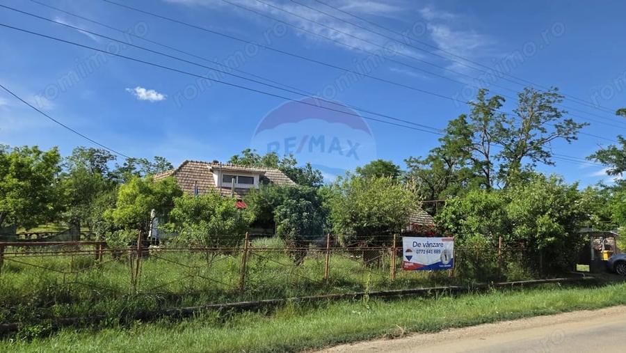 Casă cu 3 camere cu Teren 5800 Mp în Lechința