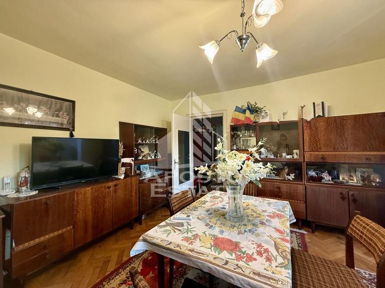Apartament cu 3 camere decomandat, mobilat în Complex Studențesc