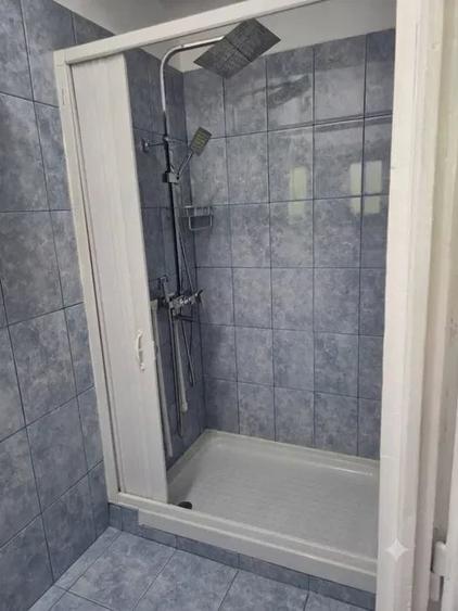 Garsonieră decomandată în Baba Novac